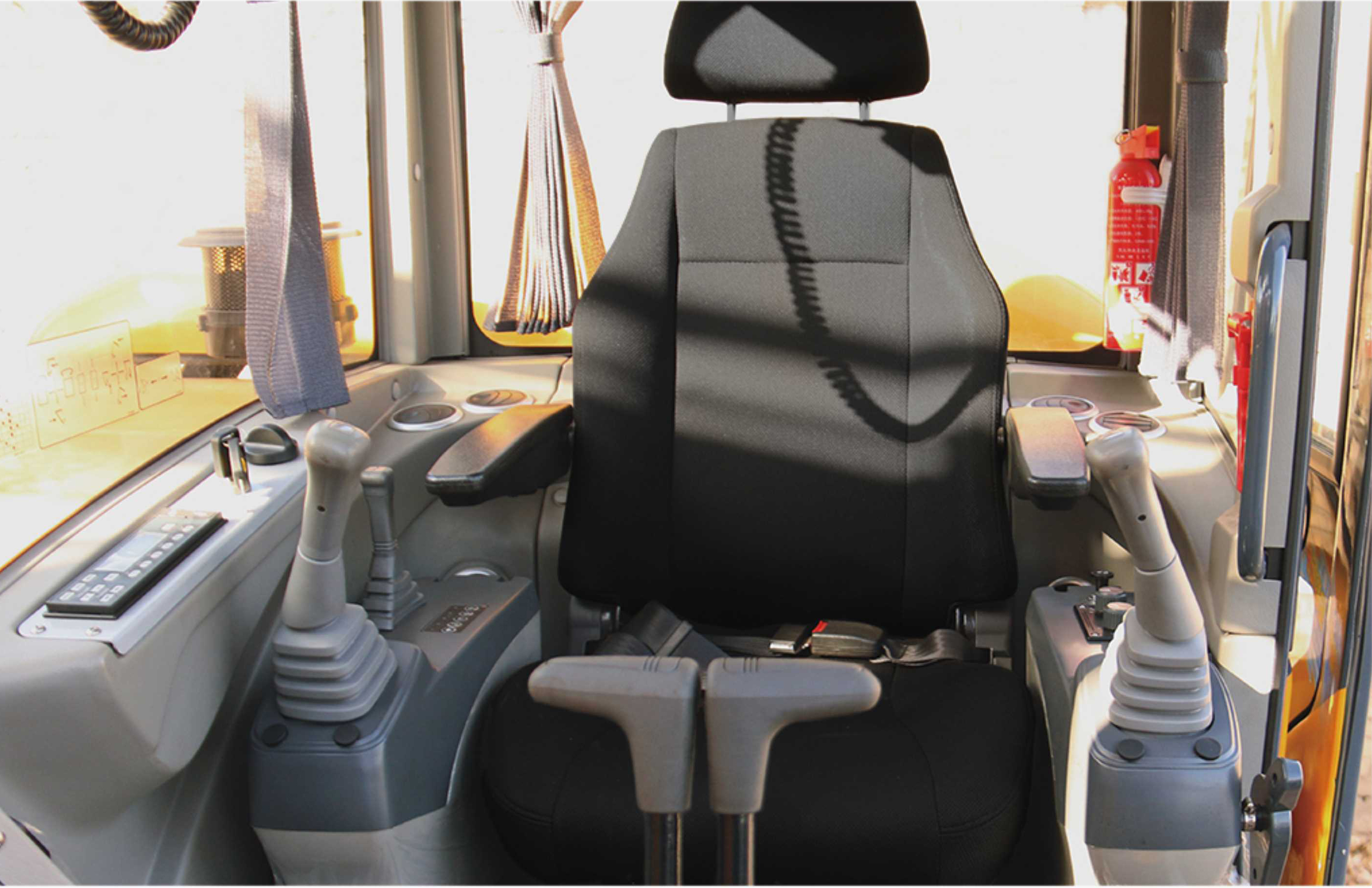 驾驶室.jpg